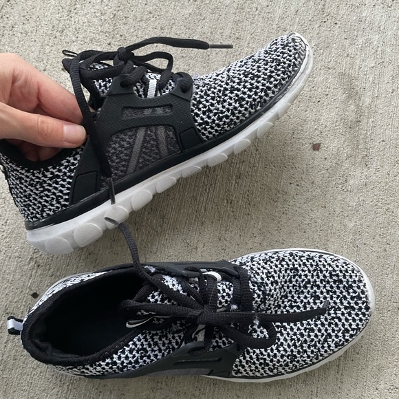 Champion C9 Poise Performance Black & White Speedknit Athletic Sneaker S… - Picture 7 of 10